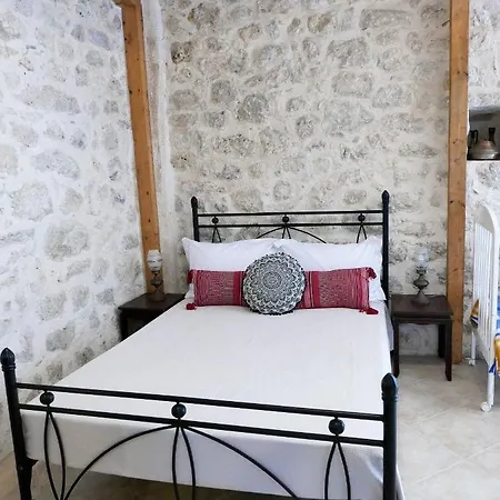 Nyaraló το λαϊνάκι By Fox Tale