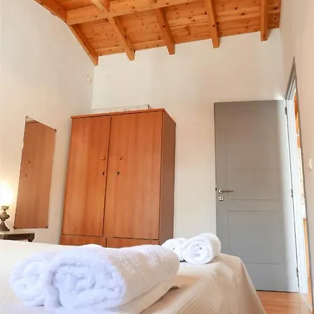 Nyaraló το λαϊνάκι By Fox Tale