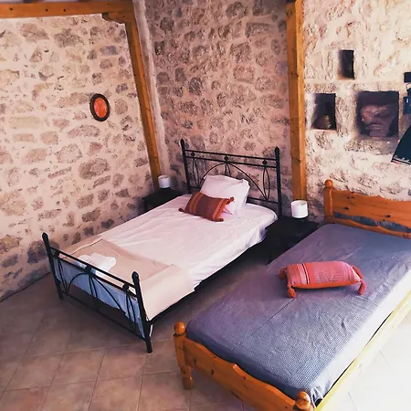 Nyaraló το λαϊνάκι By Fox Tale